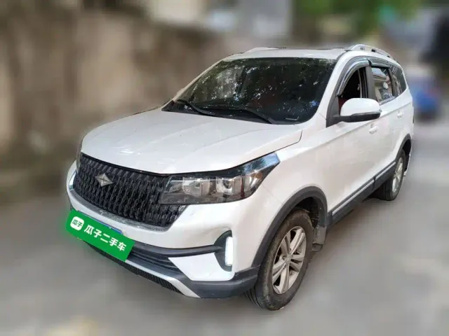 Фотография автомобиля — BAIC Ruixiang X3