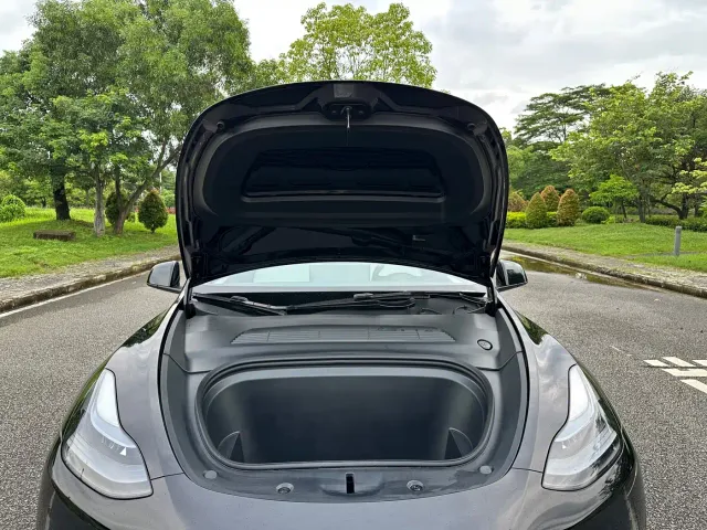 Tesla Model Y — Фото автомобиля 15