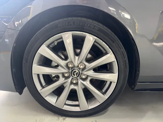 Mazda Axela — Фото автомобиля 11