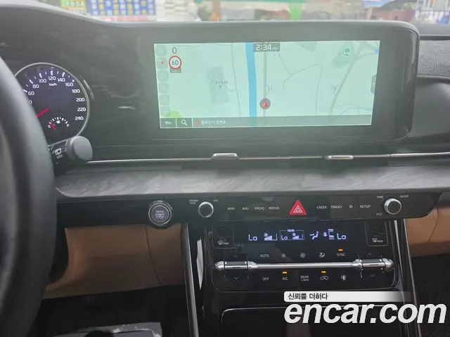 Kia Carnival Generation 4 — Фото автомобиля 6