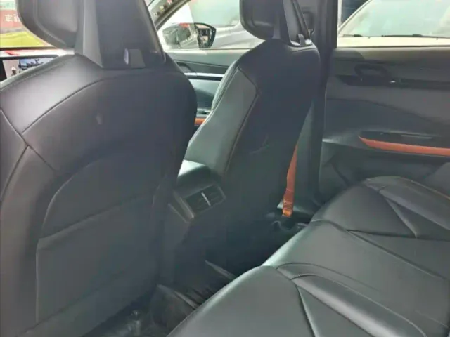 Changan Changan UNI-V 2022 1.5T Sport Edition — Фото автомобиля 9