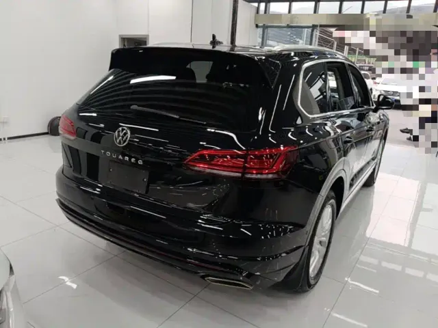 Volkswagen Touareg — Фото автомобиля 6