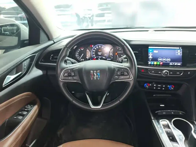 Buick Regal — Фото автомобиля 10