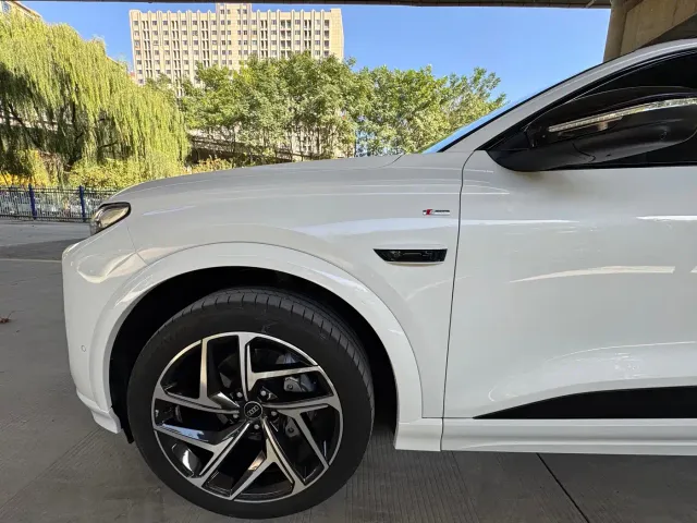 Audi Q6L e-tron — Фото автомобиля 19