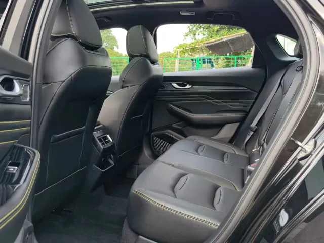 Geely Xingrui — Фото автомобиля 5