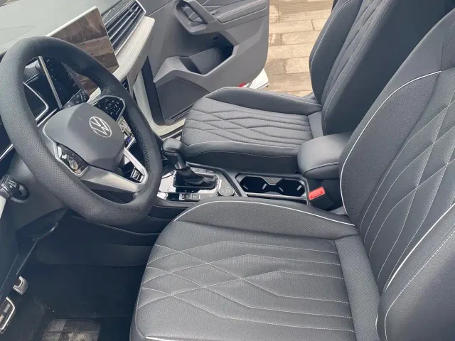 Volkswagen Tiguan L — Фото автомобиля 5