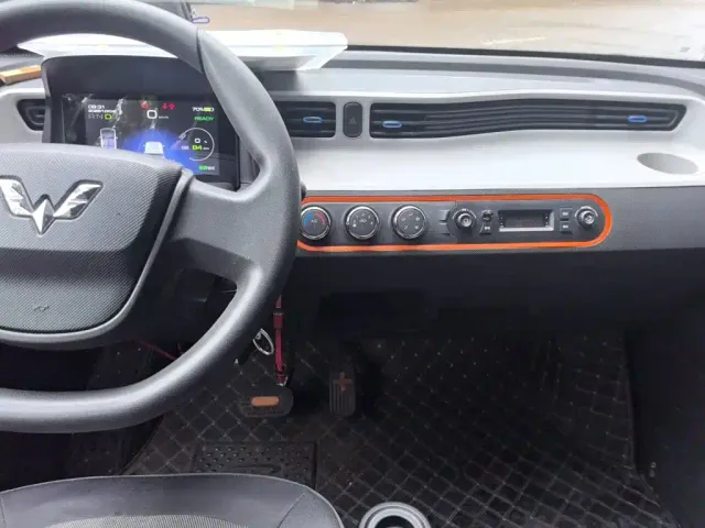 Wuling Hongguang Mini EV — Фото автомобиля 10