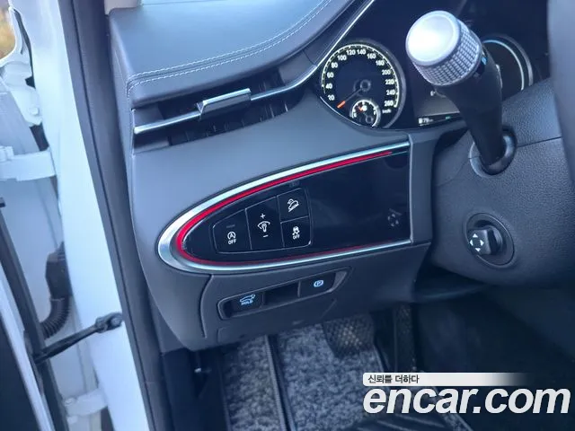 Genesis GV70 — Фото автомобиля 13