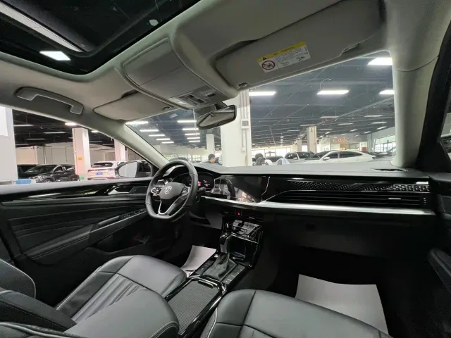Volkswagen Passat — Фото автомобиля 21