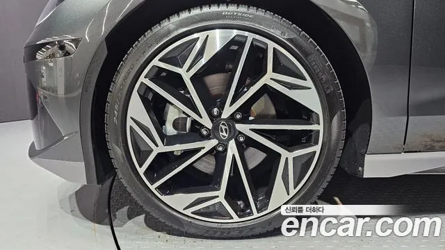 Hyundai Ioniq 6 — Фото автомобиля 5