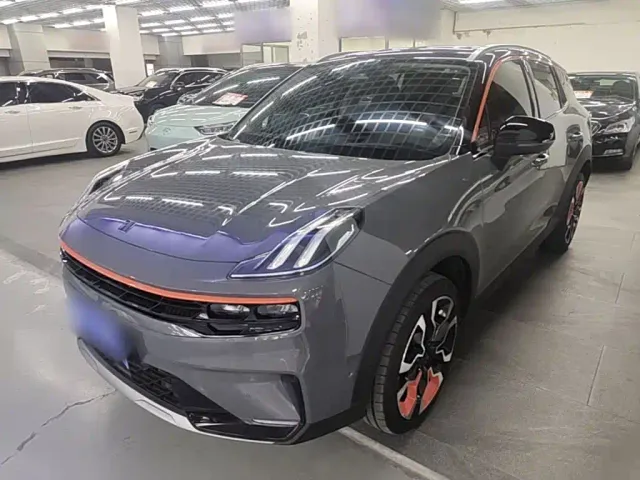 Фотография автомобиля — Lynk & Co 06