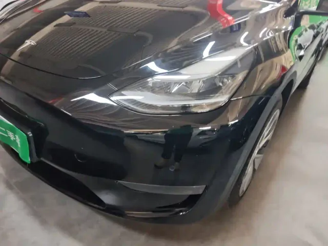 Tesla Model Y — Фото автомобиля 23