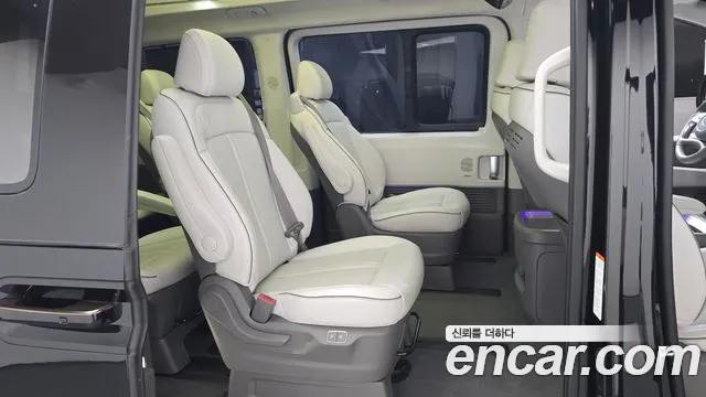 Hyundai Staria Staria 4WD Lounge 9 мест — Фото автомобиля 2