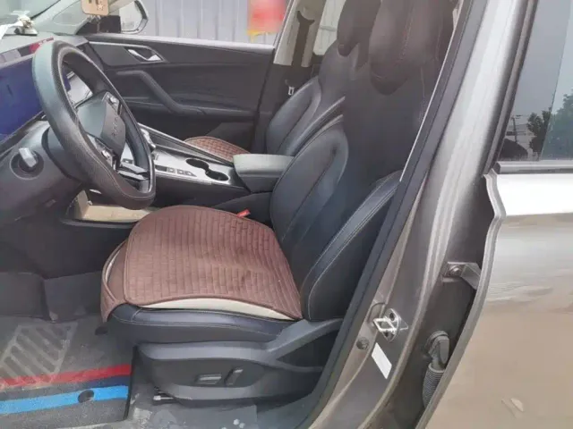 Roewe RX5 — Фото автомобиля 14