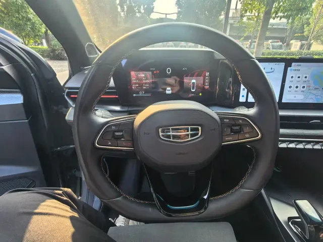 Geely Binrui — Фото автомобиля 9