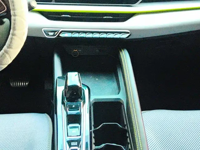 Geely Binyue — Фото автомобиля 16