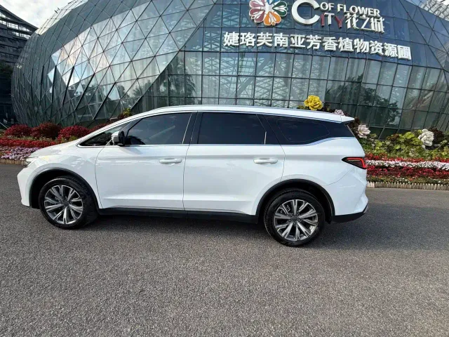 Geely Jiaji — Фото автомобиля 4