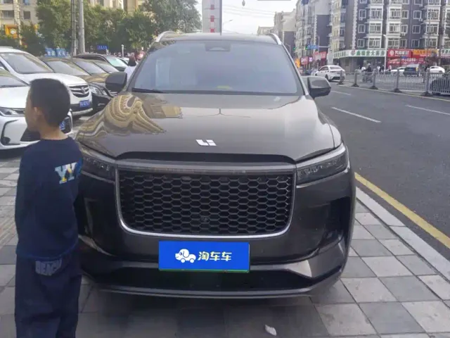 Li Auto ONE — Фото автомобиля 2