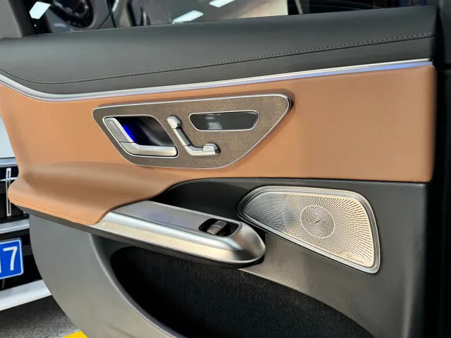 Mercedes-Benz E-Class — Фото автомобиля 7
