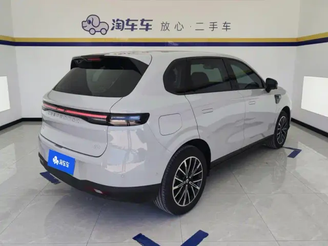 Leapmotor B10 — Фото автомобиля 3