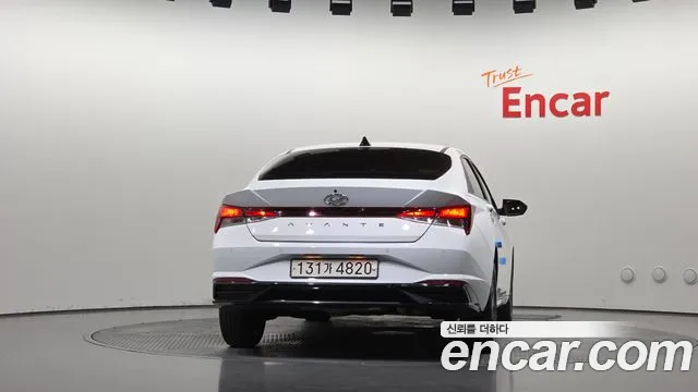 Hyundai Avante — Фото автомобиля 4