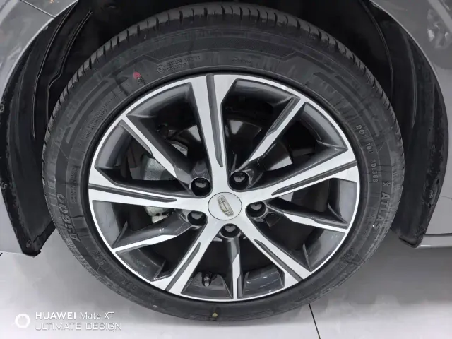 Geely Emgrand — Фото автомобиля 17
