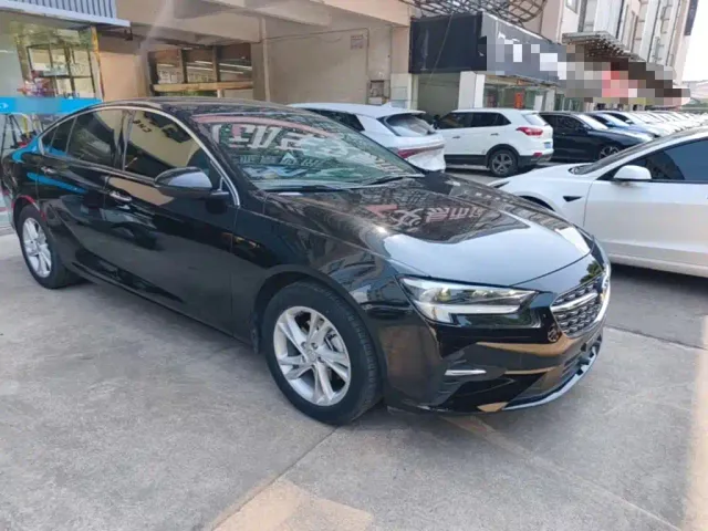 Buick Regal — Фото автомобиля 3