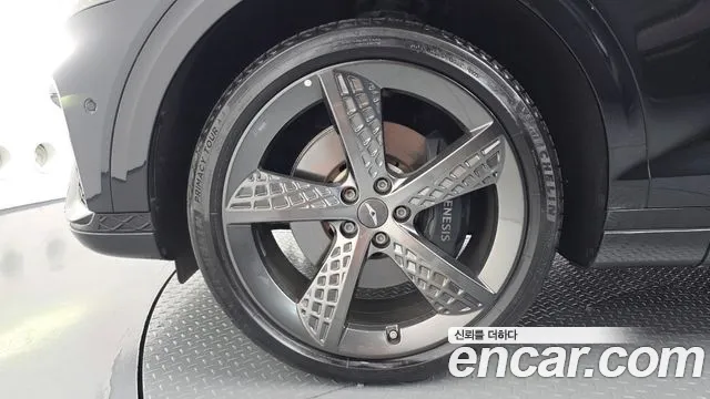 Genesis GV70 2.5T Бензин AWD — Фото автомобиля 5