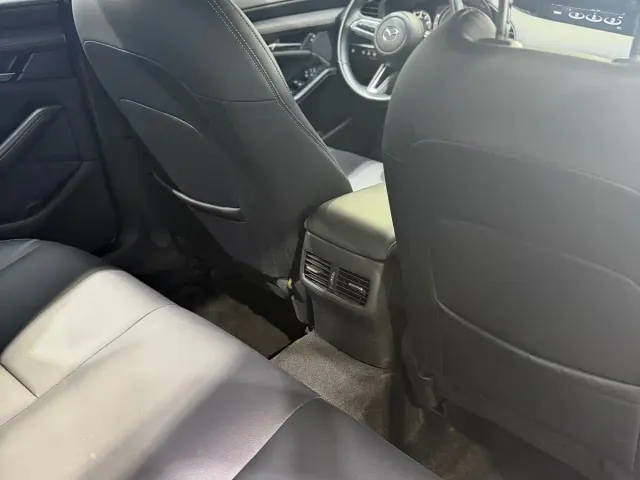 Mazda Axela — Фото автомобиля 9