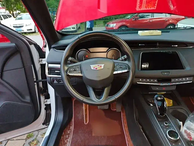 Cadillac XT4 — Фото автомобиля 2