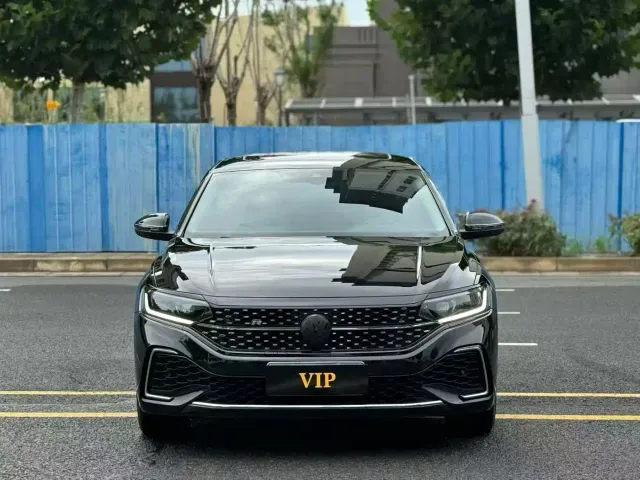 Volkswagen Passat — Фото автомобиля 2