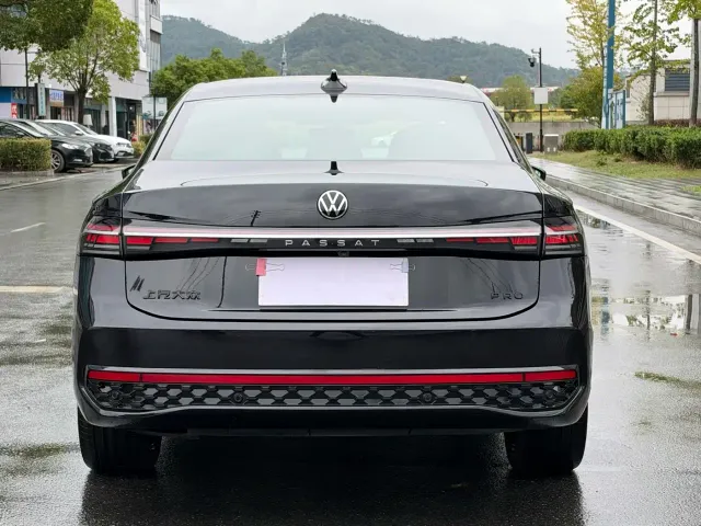 Volkswagen Passat — Фото автомобиля 8