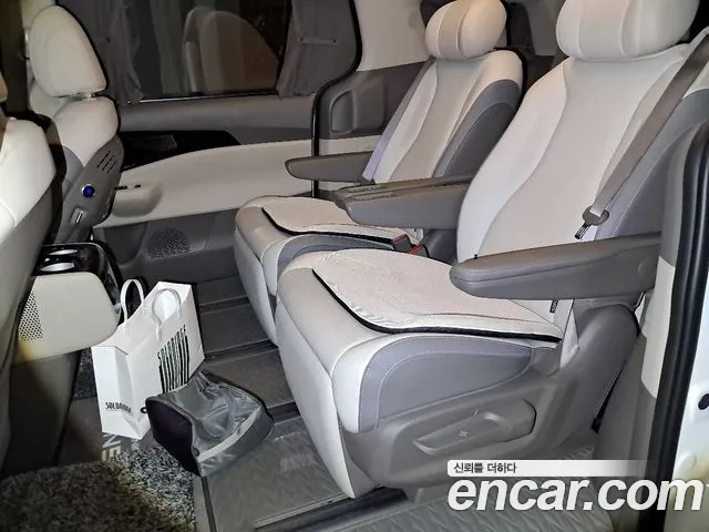 Kia Carnival — Фото автомобиля 9