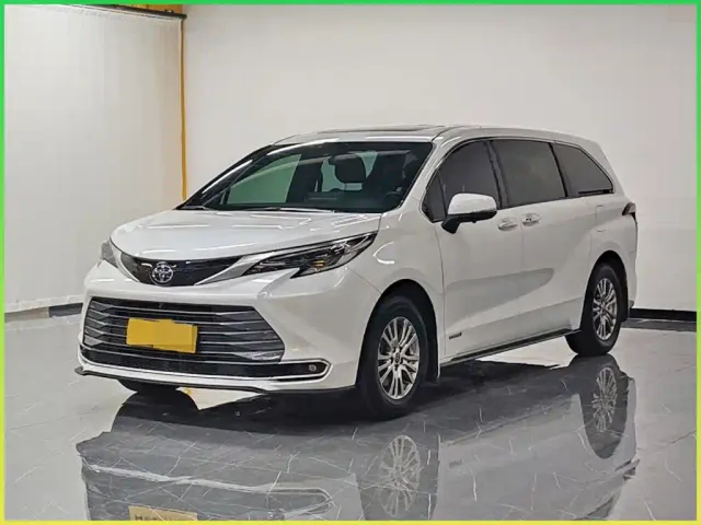 Фотография автомобиля — Toyota Sienna