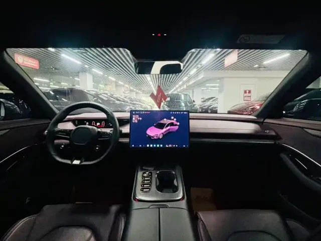 Xiaomi SU7 — Фото автомобиля 7