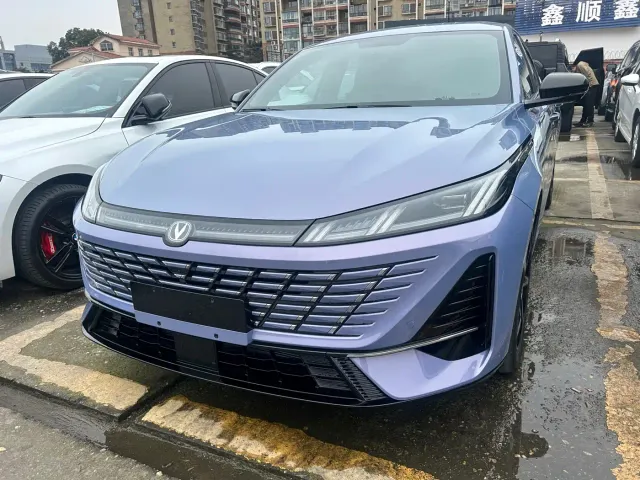 Фотография автомобиля — Changan Eado