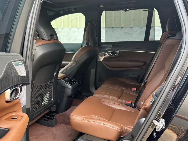 Volvo XC90 — Фото автомобиля 6