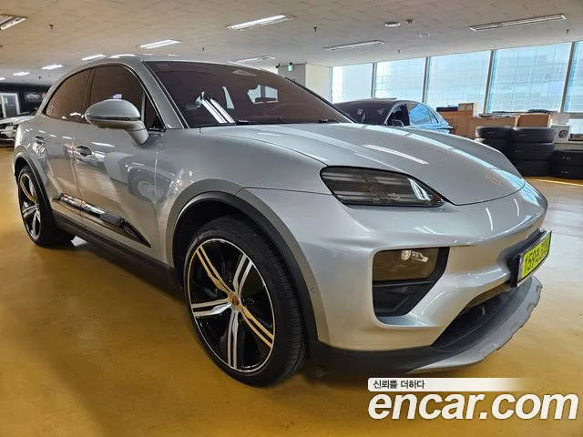 Porsche Macan Electric — Фото автомобиля 2