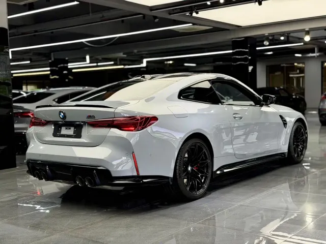 BMW M4 — Фото автомобиля 4