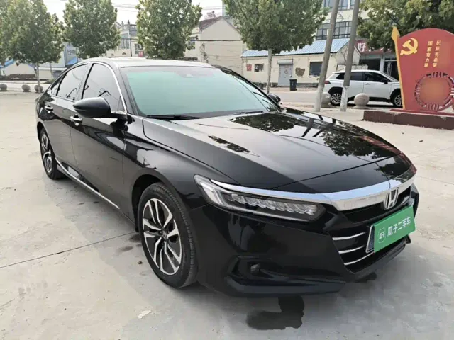 Honda Accord — Фото автомобиля 3