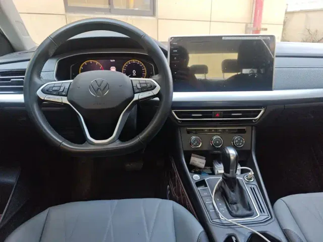Volkswagen Lavida — Фото автомобиля 12