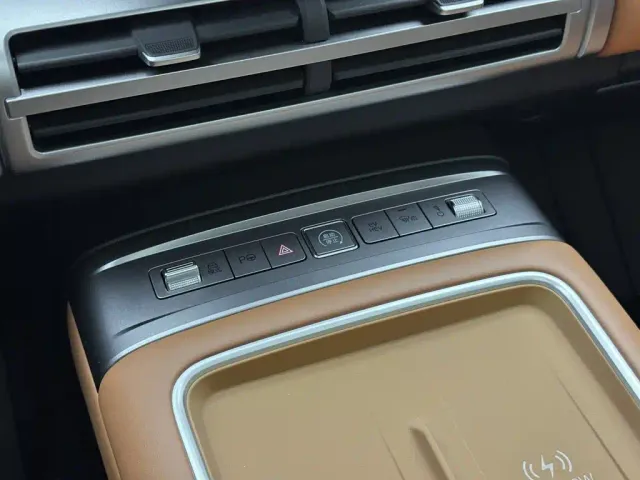 BYD FangChengBao Titanium 7 — Фото автомобиля 24