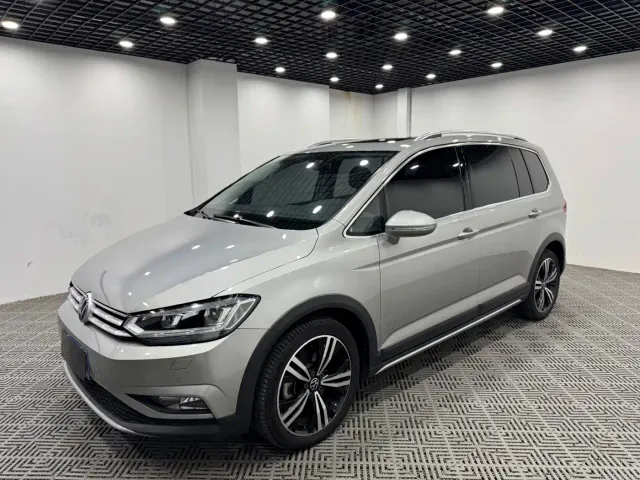 Volkswagen Touran — Фото автомобиля 3