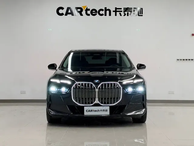 BMW 7 Series — Фото автомобиля 2