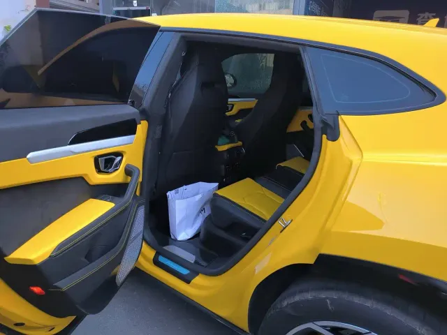 Lamborghini Urus — Фото автомобиля 18
