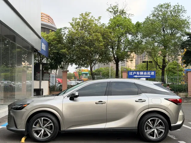 Lexus RX — Фото автомобиля 8