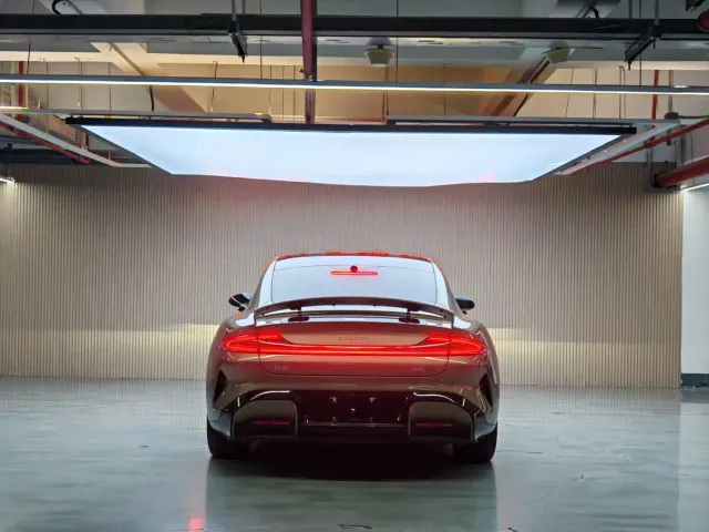 Xiaomi SU7 — Фото автомобиля 16