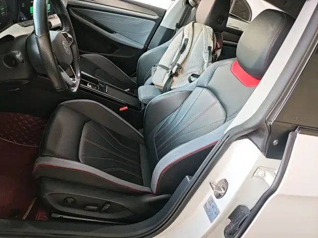 Volkswagen Lamando — Фото автомобиля 14