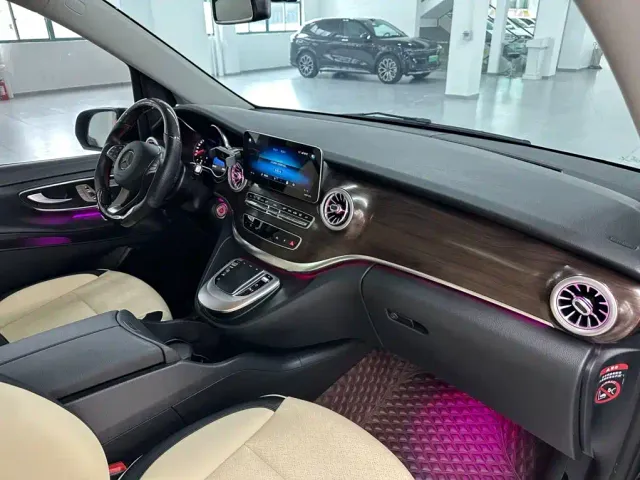 Mercedes-Benz V-Class — Фото автомобиля 7