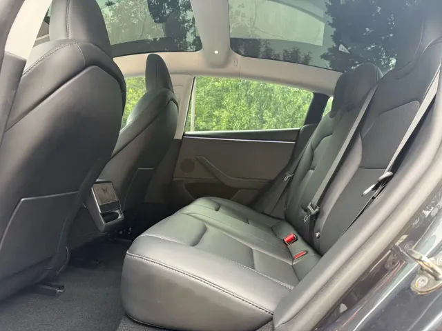 Tesla Model 3 — Фото автомобиля 13